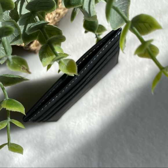 ✨SOLD✨- Vegan Leather Wallet - Single Sided - Picture 5 of 5